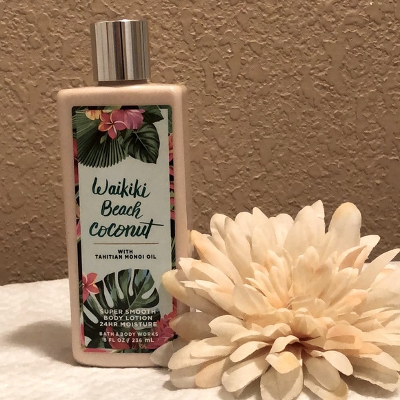 NWT Bath & Body Works Waikiki Beach Coconut with Tahitian Monoi Oil Lotion - Picture 2 of 6